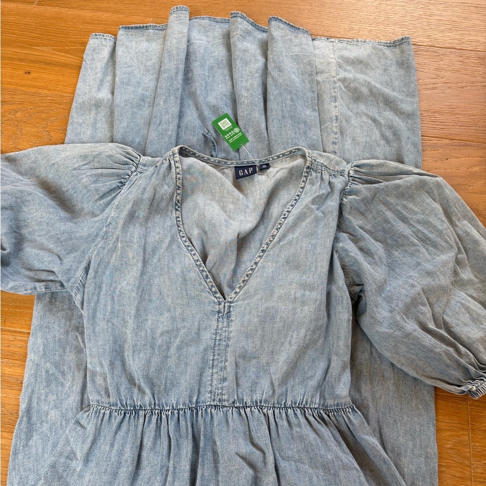 GAP Chambray V-Neck Denim Top